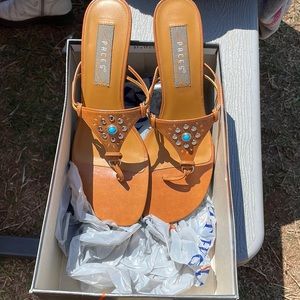 Womens heeled sandal